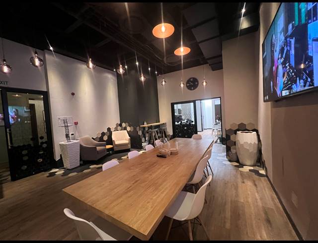 203M² SERVICED OFFICE TO LET IN ROSEBANK